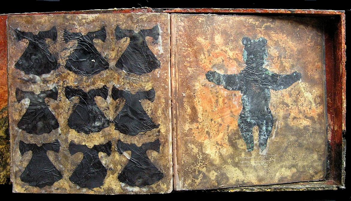 book: "you look like a ghosty" 2006